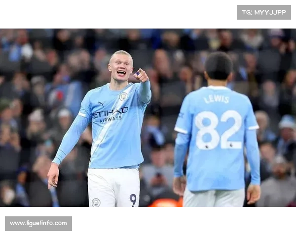 哈兰德替补席观战，曼城“死亡三小”阵容显威力